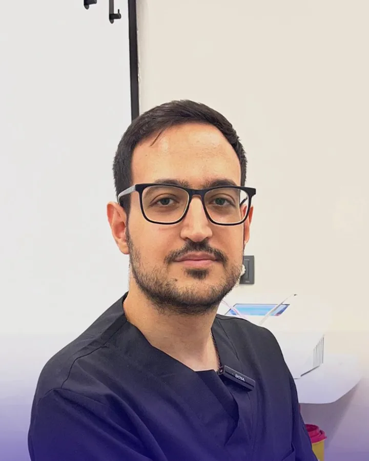 کمر و گردن و حرکات اصلاحی در کلینیک انرژی